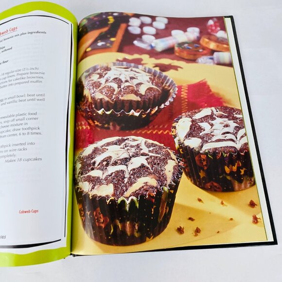 Vintage Cookbook Favorite Brand Name Delightful & Frightful Halloween Recipes - Picture 12 of 16